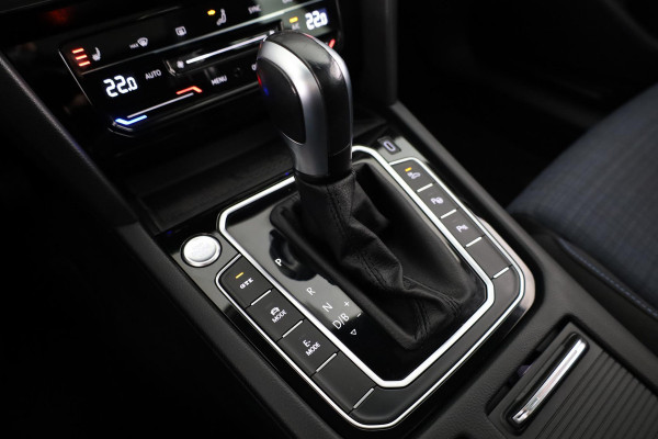 Volkswagen Passat Variant 1.4 TSI PHEV GTE Business 218 pk Automaat (DSG) | Trekhaak | Panoramadak | Parkeersensoren (Park assist) | Achteruitrijcamera | Adaptieve cruise control | Stoelverwarming | Volkswagen Passat Variant 1.4 TSI PHEV GTE Business 218 pk Automaat (DSG) | Trekhaak | Panoramadak | Parkeersensoren (Park assist) | Achteruitrijcamera | Adaptieve cruise control | Stoelverwarming |