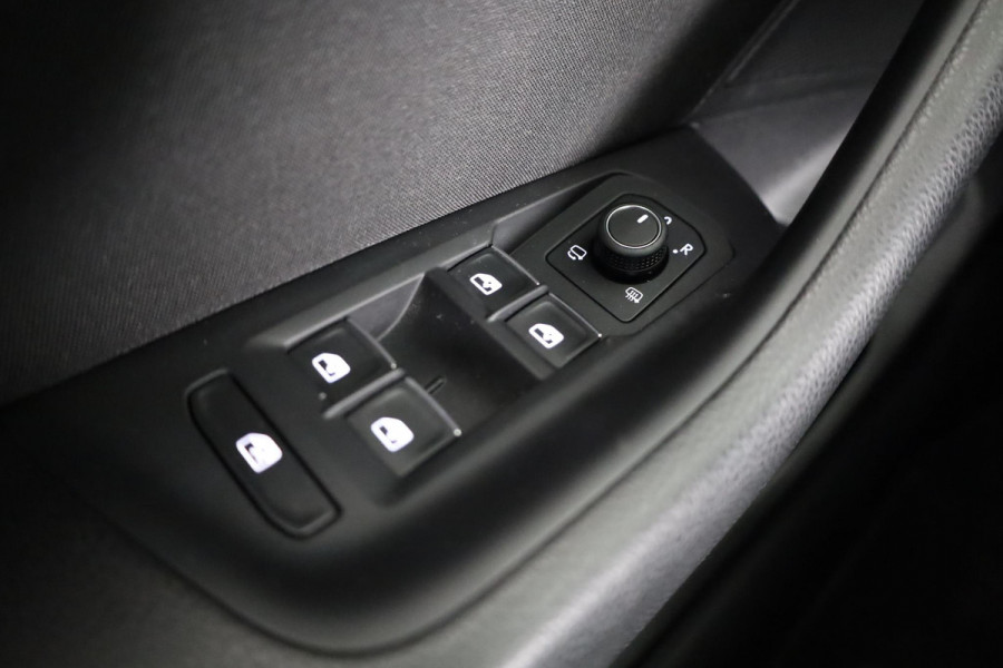 Volkswagen Passat Variant 1.4 TSI PHEV GTE Business 218 pk Automaat (DSG) | Trekhaak | Panoramadak | Parkeersensoren (Park assist) | Achteruitrijcamera | Adaptieve cruise control | Stoelverwarming | Volkswagen Passat Variant 1.4 TSI PHEV GTE Business 218 pk Automaat (DSG) | Trekhaak | Panoramadak | Parkeersensoren (Park assist) | Achteruitrijcamera | Adaptieve cruise control | Stoelverwarming |