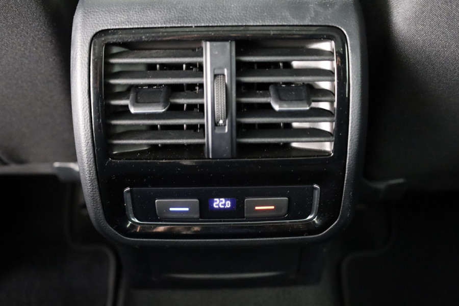 Volkswagen Passat Variant 1.4 TSI PHEV GTE Business 218 pk Automaat (DSG) | Trekhaak | Panoramadak | Parkeersensoren (Park assist) | Achteruitrijcamera | Adaptieve cruise control | Stoelverwarming | Volkswagen Passat Variant 1.4 TSI PHEV GTE Business 218 pk Automaat (DSG) | Trekhaak | Panoramadak | Parkeersensoren (Park assist) | Achteruitrijcamera | Adaptieve cruise control | Stoelverwarming |