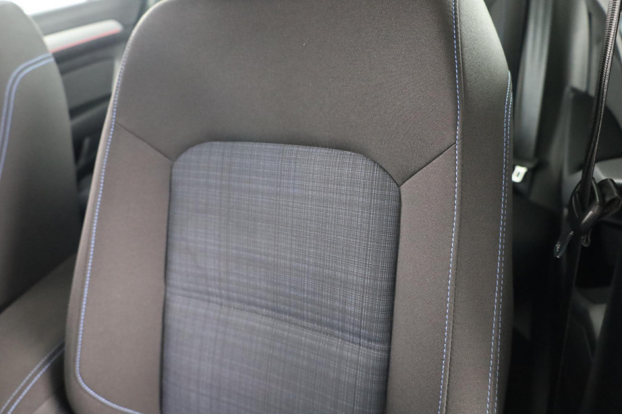 Volkswagen Passat Variant 1.4 TSI PHEV GTE Business 218 pk Automaat (DSG) | Trekhaak | Panoramadak | Parkeersensoren (Park assist) | Achteruitrijcamera | Adaptieve cruise control | Stoelverwarming | Volkswagen Passat Variant 1.4 TSI PHEV GTE Business 218 pk Automaat (DSG) | Trekhaak | Panoramadak | Parkeersensoren (Park assist) | Achteruitrijcamera | Adaptieve cruise control | Stoelverwarming |