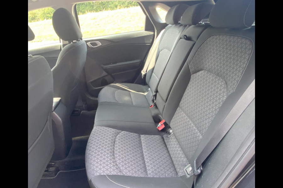 Kia Ceed 1.4 Turbo DynamicLine 140PK/ Clima/ Carplay/ Cruise