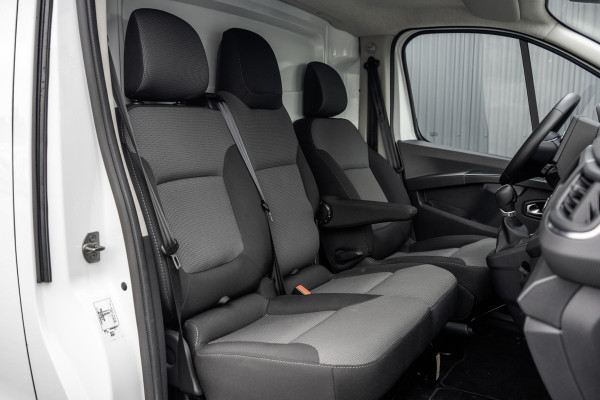 Nissan Primastar **dCi | L2H1 | Automaat | LED | PDC | Cruise | Airco | Euro 6** Nissan Primastar **dCi | L2H1 | Automaat | LED | PDC | Cruise | Airco | Euro 6**