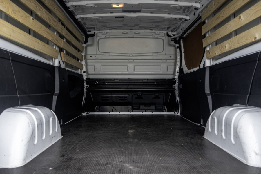 Nissan Primastar **dCi | L2H1 | Automaat | LED | PDC | Cruise | Airco | Euro 6** Nissan Primastar **dCi | L2H1 | Automaat | LED | PDC | Cruise | Airco | Euro 6**