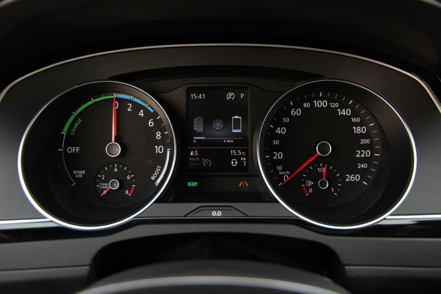 Volkswagen Passat Variant 1.4 TSI GTE Highline Orig. NL | Massage | Carplay | ACC | Keyless | Camera Volkswagen Passat Variant 1.4 TSI GTE Highline Orig. NL | Massage | Carplay | ACC | Keyless | Camera