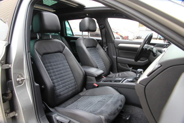 Volkswagen Passat Variant 1.4 TSI GTE Highline Orig. NL | Massage | Carplay | ACC | Keyless | Camera Volkswagen Passat Variant 1.4 TSI GTE Highline Orig. NL | Massage | Carplay | ACC | Keyless | Camera