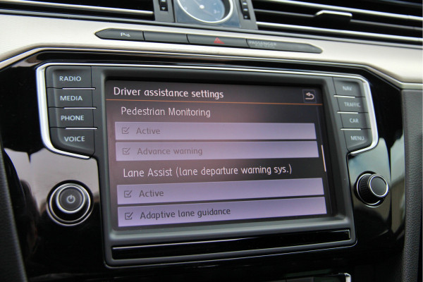 Volkswagen Passat Variant 1.4 TSI GTE Highline Orig. NL | Massage | Carplay | ACC | Keyless | Camera Volkswagen Passat Variant 1.4 TSI GTE Highline Orig. NL | Massage | Carplay | ACC | Keyless | Camera