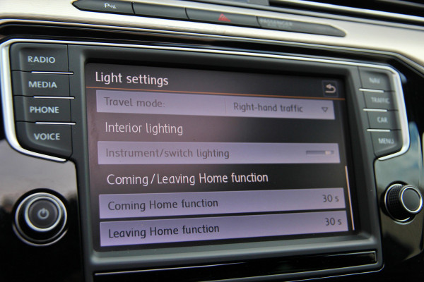 Volkswagen Passat Variant 1.4 TSI GTE Highline Orig. NL | Massage | Carplay | ACC | Keyless | Camera Volkswagen Passat Variant 1.4 TSI GTE Highline Orig. NL | Massage | Carplay | ACC | Keyless | Camera