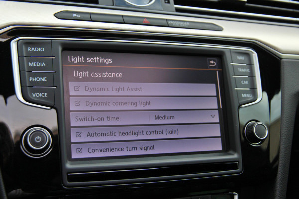 Volkswagen Passat Variant 1.4 TSI GTE Highline Orig. NL | Massage | Carplay | ACC | Keyless | Camera Volkswagen Passat Variant 1.4 TSI GTE Highline Orig. NL | Massage | Carplay | ACC | Keyless | Camera