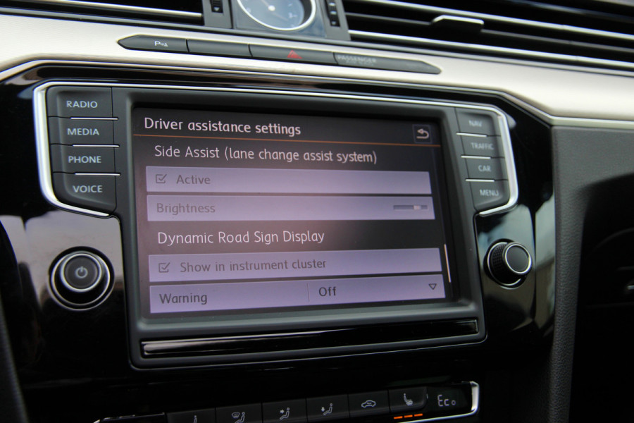 Volkswagen Passat Variant 1.4 TSI GTE Highline Orig. NL | Massage | Carplay | ACC | Keyless | Camera Volkswagen Passat Variant 1.4 TSI GTE Highline Orig. NL | Massage | Carplay | ACC | Keyless | Camera