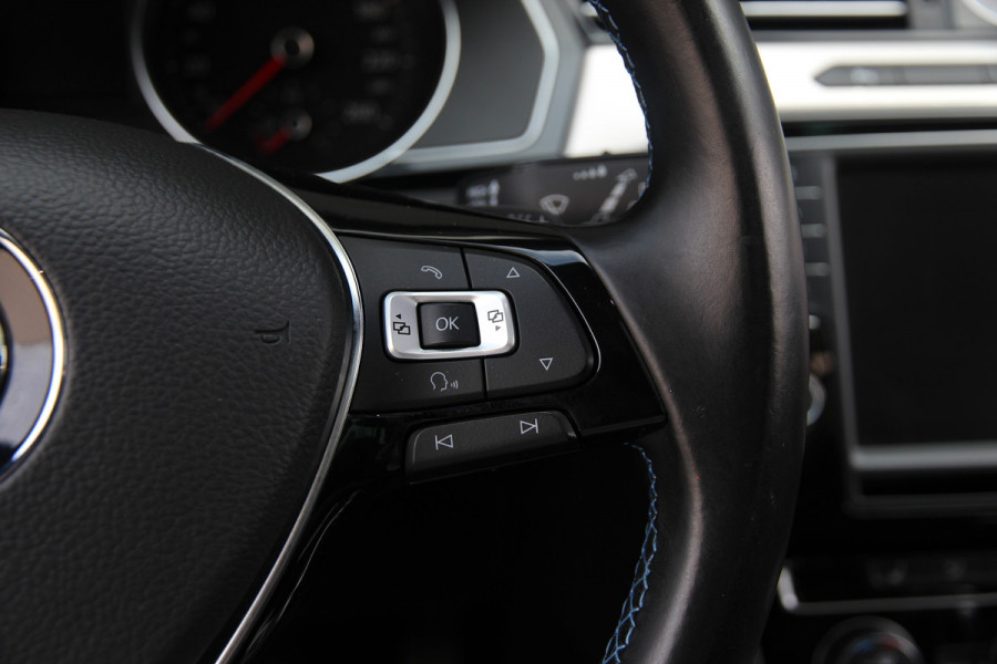 Volkswagen Passat Variant 1.4 TSI GTE Highline Orig. NL | Massage | Carplay | ACC | Keyless | Camera Volkswagen Passat Variant 1.4 TSI GTE Highline Orig. NL | Massage | Carplay | ACC | Keyless | Camera