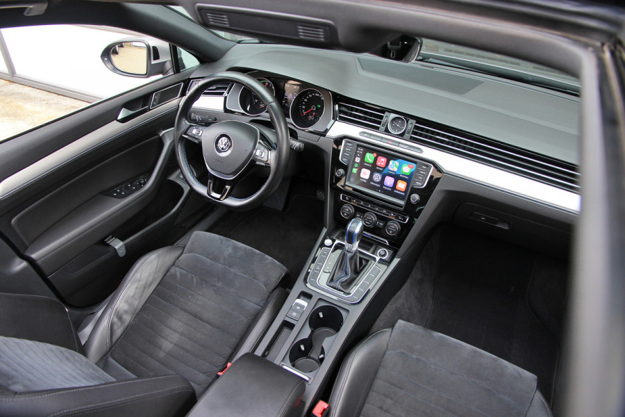 Volkswagen Passat Variant 1.4 TSI GTE Highline Orig. NL | Massage | Carplay | ACC | Keyless | Camera Volkswagen Passat Variant 1.4 TSI GTE Highline Orig. NL | Massage | Carplay | ACC | Keyless | Camera
