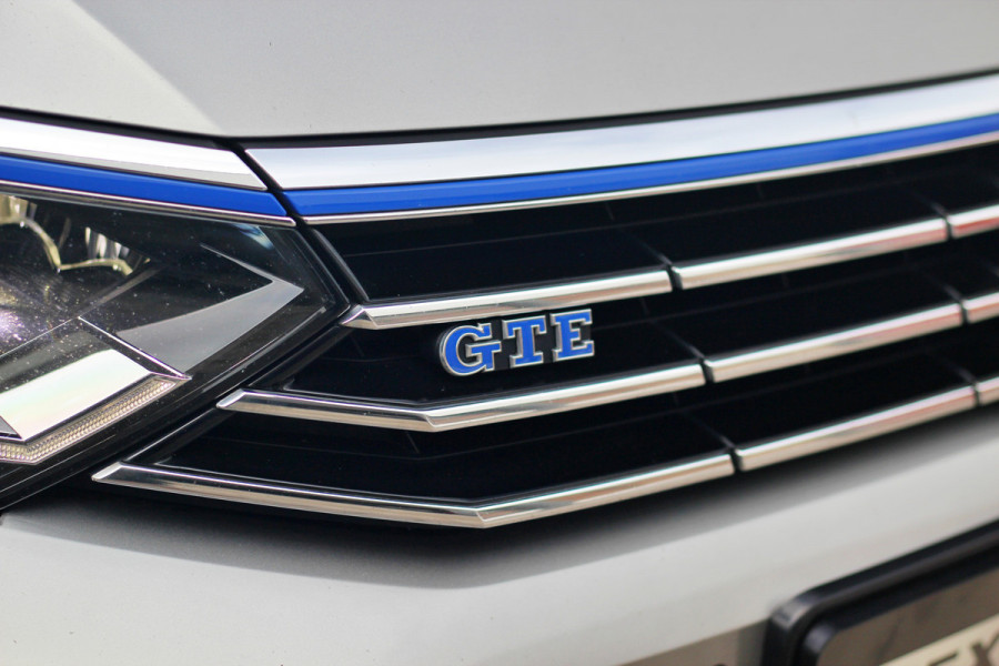 Volkswagen Passat Variant 1.4 TSI GTE Highline Orig. NL | Massage | Carplay | ACC | Keyless | Camera Volkswagen Passat Variant 1.4 TSI GTE Highline Orig. NL | Massage | Carplay | ACC | Keyless | Camera