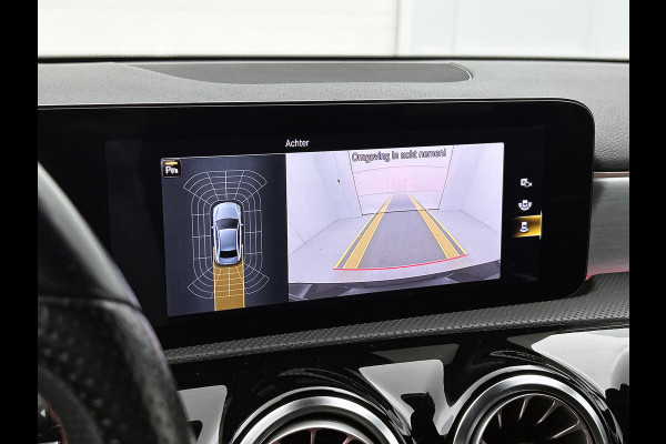 Mercedes-Benz A-Klasse 200 Business AMG (SFEERVERLICHTING, CARPLAY, CAMERA, STOELVERWARMING, 1e EIGENAAR, GOED ONDERHOUDEN)
