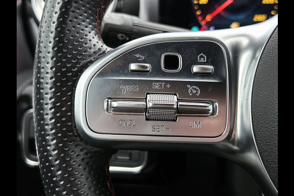 Mercedes-Benz A-Klasse 200 Business AMG (SFEERVERLICHTING, CARPLAY, CAMERA, STOELVERWARMING, 1e EIGENAAR, GOED ONDERHOUDEN)