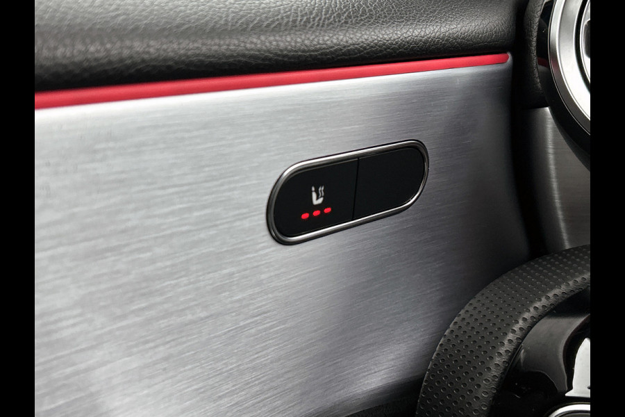 Mercedes-Benz A-Klasse 200 Business AMG (SFEERVERLICHTING, CARPLAY, CAMERA, STOELVERWARMING, 1e EIGENAAR, GOED ONDERHOUDEN)