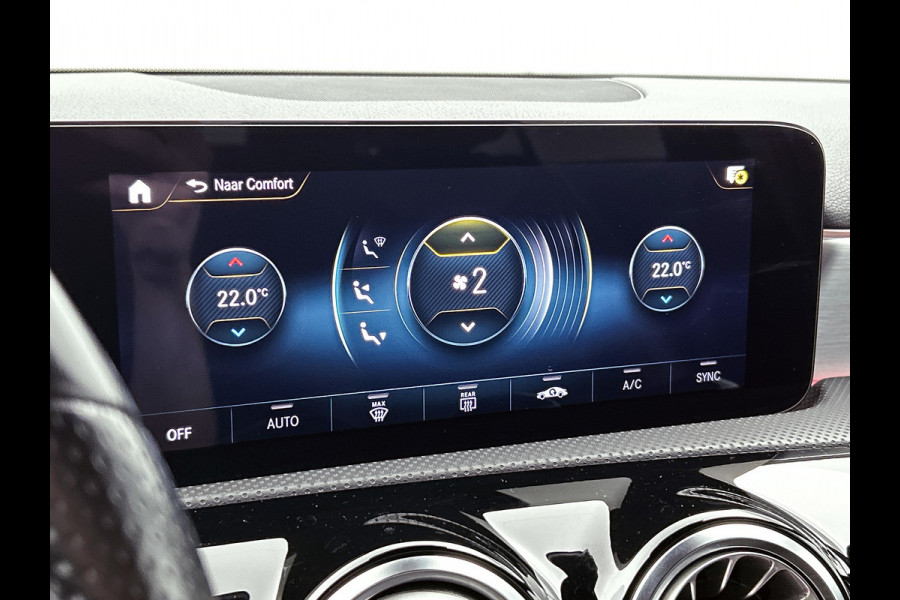 Mercedes-Benz A-Klasse 200 Business AMG (SFEERVERLICHTING, CARPLAY, CAMERA, STOELVERWARMING, 1e EIGENAAR, GOED ONDERHOUDEN)