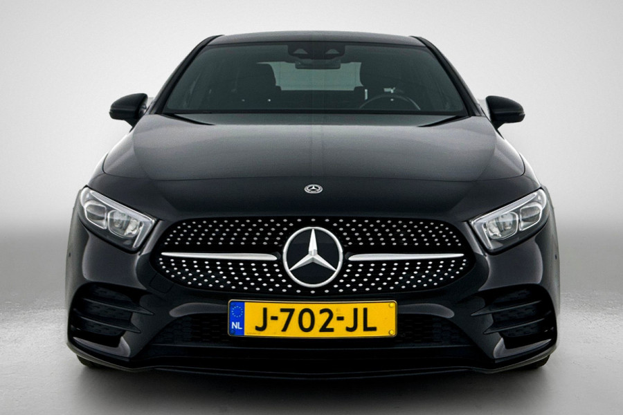 Mercedes-Benz A-Klasse 200 Business AMG (SFEERVERLICHTING, CARPLAY, CAMERA, STOELVERWARMING, 1e EIGENAAR, GOED ONDERHOUDEN)