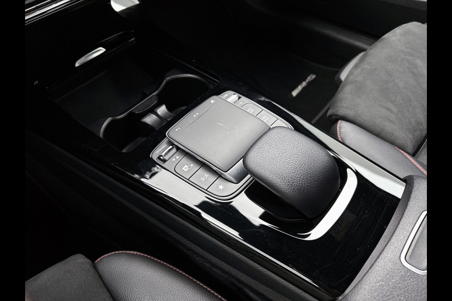 Mercedes-Benz A-Klasse 200 Business AMG (SFEERVERLICHTING, CARPLAY, CAMERA, STOELVERWARMING, 1e EIGENAAR, GOED ONDERHOUDEN)