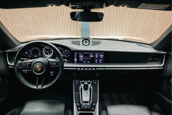 Porsche 911 3.0 Carrera 4 | Sport chrono | verwarmde en verkoelde sportstoelen | schuif-/kanteldak |