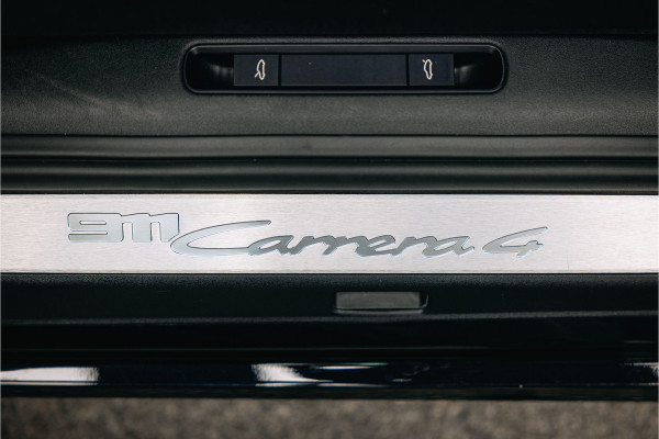 Porsche 911 3.0 Carrera 4 | Sport chrono | verwarmde en verkoelde sportstoelen | schuif-/kanteldak |