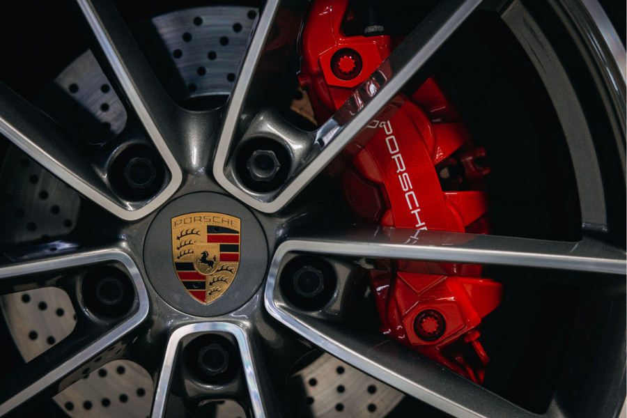 Porsche 911 3.0 Carrera 4 | Sport chrono | verwarmde en verkoelde sportstoelen | schuif-/kanteldak |