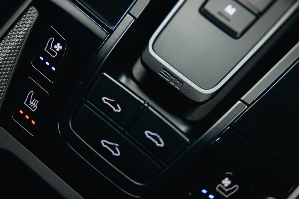 Porsche 911 3.0 Carrera 4 | Sport chrono | verwarmde en verkoelde sportstoelen | schuif-/kanteldak |