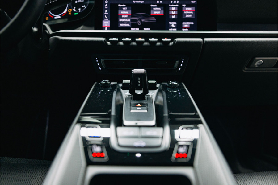 Porsche 911 3.0 Carrera 4 | Sport chrono | verwarmde en verkoelde sportstoelen | schuif-/kanteldak |