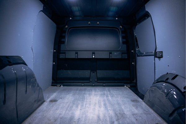 Volkswagen Caddy Cargo 2.0 TDI | Achteruitrijcamera | 17'' nieuwe velgen | Apple Carplay | Multifunctioneel stuurwiel |