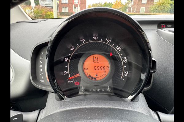 Toyota Aygo 1.0 VVT-i Automaat 5D X-Play | Eerste eigenaar, Apple CarPlay/Android Auto, Parkeercamera, Bluetooth, Stuurbediening Toyota Aygo 1.0 VVT-i Automaat 5D X-Play | Eerste eigenaar, Apple CarPlay/Android Auto, Parkeercamera, Bluetooth, Stuurbediening