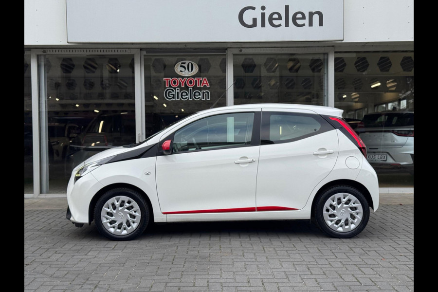 Toyota Aygo 1.0 VVT-i Automaat 5D X-Play | Eerste eigenaar, Apple CarPlay/Android Auto, Parkeercamera, Bluetooth, Stuurbediening Toyota Aygo 1.0 VVT-i Automaat 5D X-Play | Eerste eigenaar, Apple CarPlay/Android Auto, Parkeercamera, Bluetooth, Stuurbediening