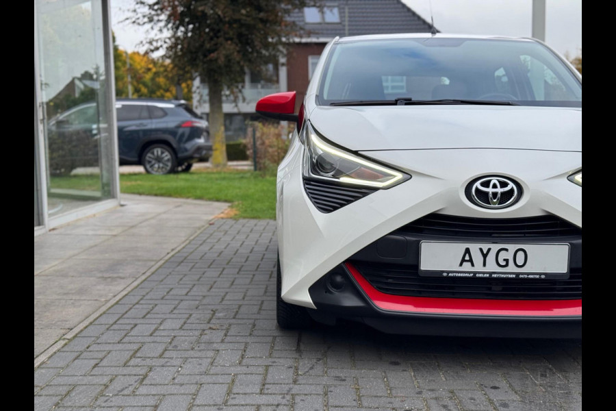 Toyota Aygo 1.0 VVT-i Automaat 5D X-Play | Eerste eigenaar, Apple CarPlay/Android Auto, Parkeercamera, Bluetooth, Stuurbediening Toyota Aygo 1.0 VVT-i Automaat 5D X-Play | Eerste eigenaar, Apple CarPlay/Android Auto, Parkeercamera, Bluetooth, Stuurbediening