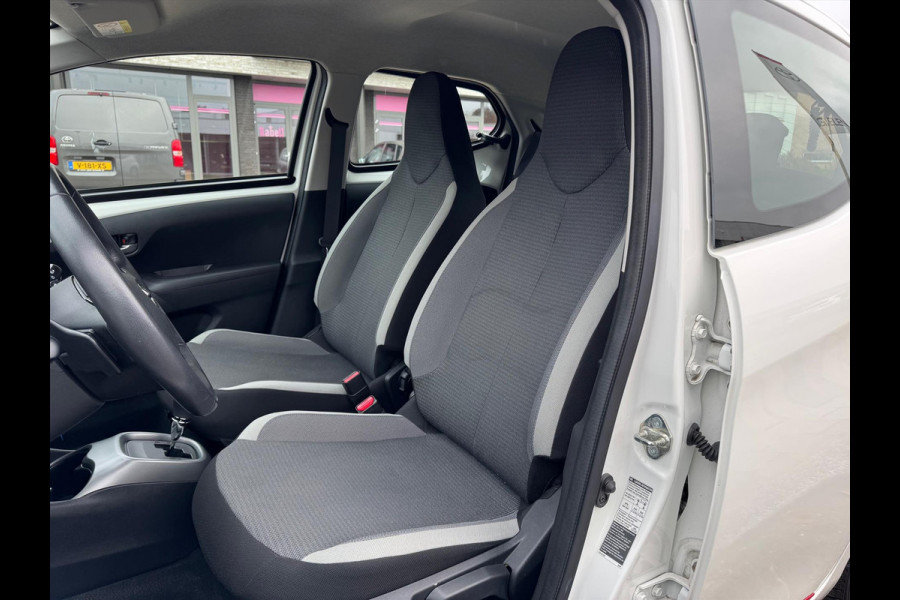 Toyota Aygo 1.0 VVT-i Automaat 5D X-Play | Eerste eigenaar, Apple CarPlay/Android Auto, Parkeercamera, Bluetooth, Stuurbediening Toyota Aygo 1.0 VVT-i Automaat 5D X-Play | Eerste eigenaar, Apple CarPlay/Android Auto, Parkeercamera, Bluetooth, Stuurbediening