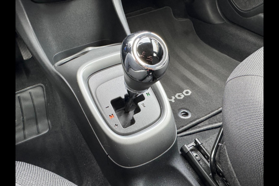Toyota Aygo 1.0 VVT-i Automaat 5D X-Play | Eerste eigenaar, Apple CarPlay/Android Auto, Parkeercamera, Bluetooth, Stuurbediening Toyota Aygo 1.0 VVT-i Automaat 5D X-Play | Eerste eigenaar, Apple CarPlay/Android Auto, Parkeercamera, Bluetooth, Stuurbediening