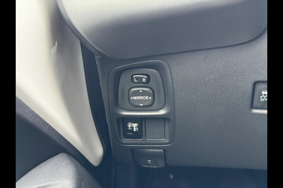 Toyota Aygo 1.0 VVT-i Automaat 5D X-Play | Eerste eigenaar, Apple CarPlay/Android Auto, Parkeercamera, Bluetooth, Stuurbediening Toyota Aygo 1.0 VVT-i Automaat 5D X-Play | Eerste eigenaar, Apple CarPlay/Android Auto, Parkeercamera, Bluetooth, Stuurbediening