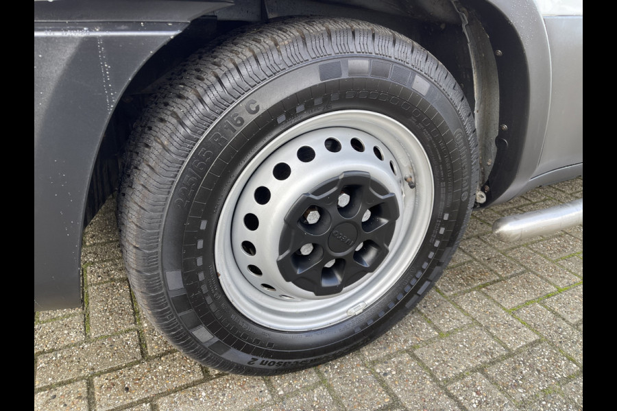 Iveco Daily 35S14V 2.3 Himatic automaat 410 L4H2 / vaste prijs rijklaar € 23.950 ex btw / euro 6 / lease vanaf € 391 / laadruimte 470cm lang / trekhaak 3500 kg! / cruise en climate control Iveco Daily 35S14V 2.3 Himatic automaat 410 L4H2 / vaste prijs rijklaar € 23.950 ex btw / euro 6 / lease vanaf € 391 / laadruimte 470cm lang / trekhaak 3500 kg! / cruise en climate control