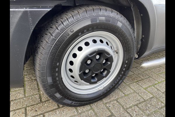 Iveco Daily 35S14V 2.3 Himatic automaat 410 L4H2 / vaste prijs rijklaar € 23.950 ex btw / euro 6 / lease vanaf € 391 / laadruimte 470cm lang / trekhaak 3500 kg! / cruise en climate control Iveco Daily 35S14V 2.3 Himatic automaat 410 L4H2 / vaste prijs rijklaar € 23.950 ex btw / euro 6 / lease vanaf € 391 / laadruimte 470cm lang / trekhaak 3500 kg! / cruise en climate control