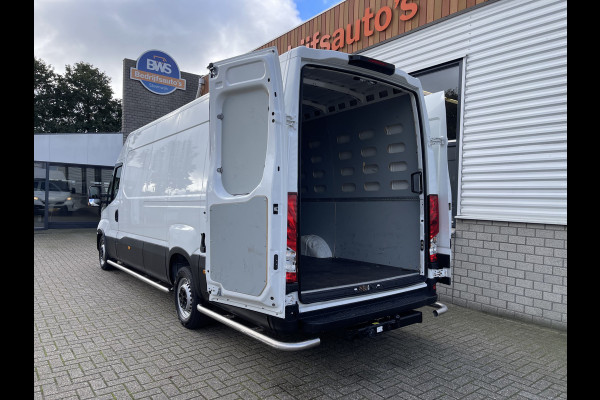 Iveco Daily 35S14V 2.3 Himatic automaat 410 L4H2 / vaste prijs rijklaar € 23.950 ex btw / euro 6 / lease vanaf € 391 / laadruimte 470cm lang / trekhaak 3500 kg! / cruise en climate control Iveco Daily 35S14V 2.3 Himatic automaat 410 L4H2 / vaste prijs rijklaar € 23.950 ex btw / euro 6 / lease vanaf € 391 / laadruimte 470cm lang / trekhaak 3500 kg! / cruise en climate control