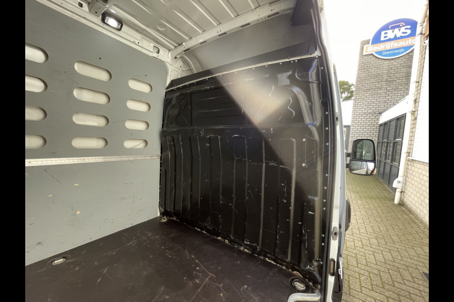 Iveco Daily 35S14V 2.3 Himatic automaat 410 L4H2 / vaste prijs rijklaar € 23.950 ex btw / euro 6 / lease vanaf € 391 / laadruimte 470cm lang / trekhaak 3500 kg! / cruise en climate control Iveco Daily 35S14V 2.3 Himatic automaat 410 L4H2 / vaste prijs rijklaar € 23.950 ex btw / euro 6 / lease vanaf € 391 / laadruimte 470cm lang / trekhaak 3500 kg! / cruise en climate control
