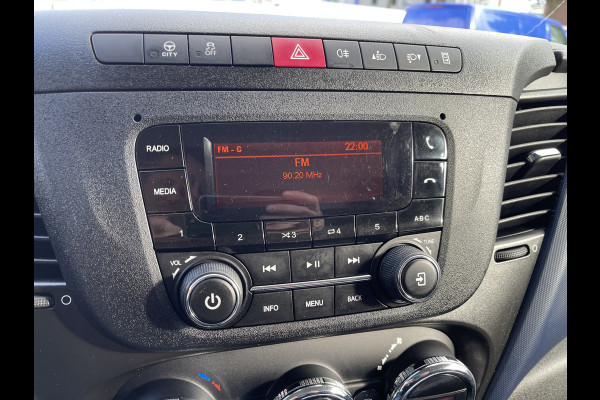 Iveco Daily 35S14V 2.3 Himatic automaat 410 L4H2 / vaste prijs rijklaar € 23.950 ex btw / euro 6 / lease vanaf € 391 / laadruimte 470cm lang / trekhaak 3500 kg! / cruise en climate control Iveco Daily 35S14V 2.3 Himatic automaat 410 L4H2 / vaste prijs rijklaar € 23.950 ex btw / euro 6 / lease vanaf € 391 / laadruimte 470cm lang / trekhaak 3500 kg! / cruise en climate control