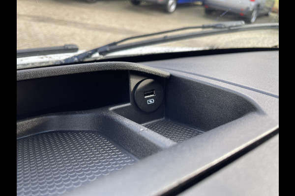 Iveco Daily 35S14V 2.3 Himatic automaat 410 L4H2 / vaste prijs rijklaar € 23.950 ex btw / euro 6 / lease vanaf € 391 / laadruimte 470cm lang / trekhaak 3500 kg! / cruise en climate control Iveco Daily 35S14V 2.3 Himatic automaat 410 L4H2 / vaste prijs rijklaar € 23.950 ex btw / euro 6 / lease vanaf € 391 / laadruimte 470cm lang / trekhaak 3500 kg! / cruise en climate control