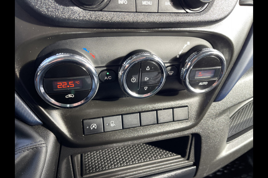 Iveco Daily 35S14V 2.3 Himatic automaat 410 L4H2 / vaste prijs rijklaar € 23.950 ex btw / euro 6 / lease vanaf € 391 / laadruimte 470cm lang / trekhaak 3500 kg! / cruise en climate control Iveco Daily 35S14V 2.3 Himatic automaat 410 L4H2 / vaste prijs rijklaar € 23.950 ex btw / euro 6 / lease vanaf € 391 / laadruimte 470cm lang / trekhaak 3500 kg! / cruise en climate control