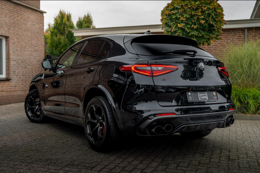 Alfa Romeo Stelvio 2.9 V6 AWD Quadrifoglio 510 PK Adaptive Cruise Harman Kardon Keyless 20'' Alfa Romeo Stelvio 2.9 V6 AWD Quadrifoglio 510 PK Adaptive Cruise Harman Kardon Keyless 20''