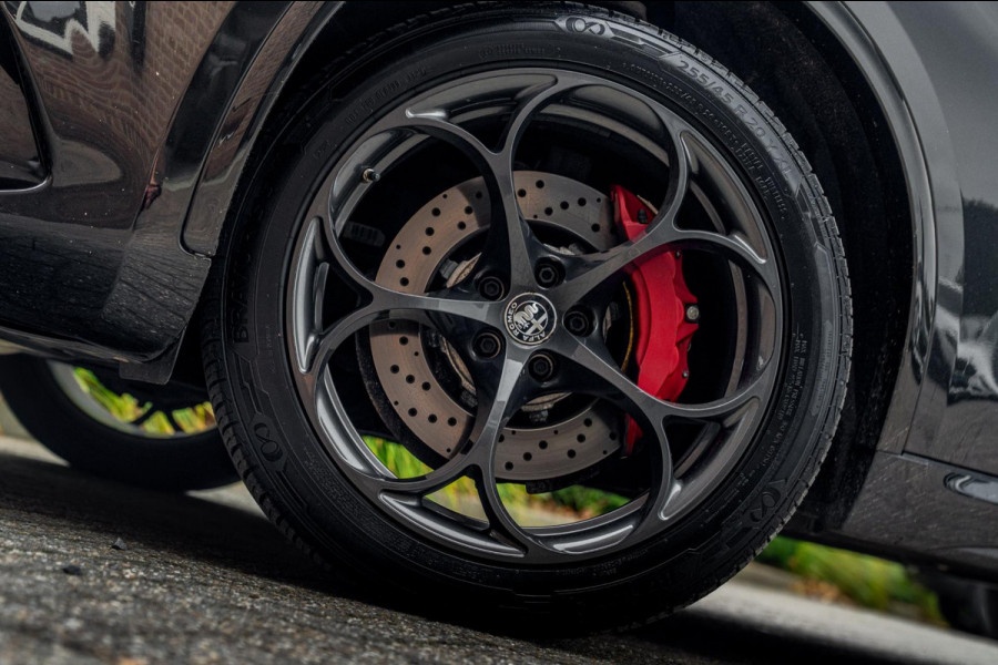 Alfa Romeo Stelvio 2.9 V6 AWD Quadrifoglio 510 PK Adaptive Cruise Harman Kardon Keyless 20'' Alfa Romeo Stelvio 2.9 V6 AWD Quadrifoglio 510 PK Adaptive Cruise Harman Kardon Keyless 20''