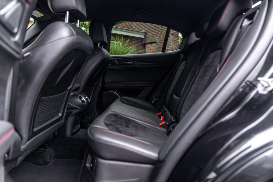 Alfa Romeo Stelvio 2.9 V6 AWD Quadrifoglio 510 PK Adaptive Cruise Harman Kardon Keyless 20'' Alfa Romeo Stelvio 2.9 V6 AWD Quadrifoglio 510 PK Adaptive Cruise Harman Kardon Keyless 20''