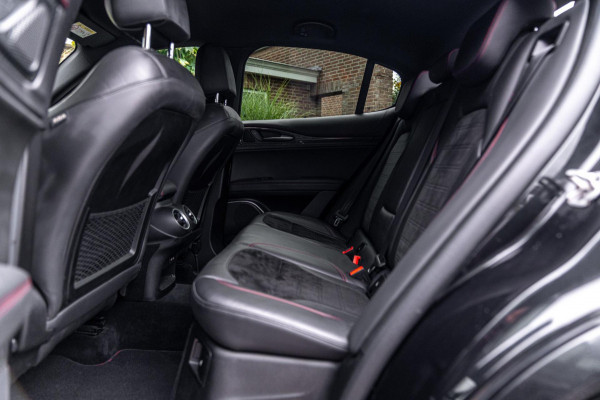 Alfa Romeo Stelvio 2.9 V6 AWD Quadrifoglio 510 PK Adaptive Cruise Harman Kardon Keyless 20'' Alfa Romeo Stelvio 2.9 V6 AWD Quadrifoglio 510 PK Adaptive Cruise Harman Kardon Keyless 20''