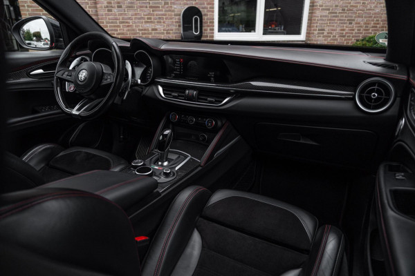 Alfa Romeo Stelvio 2.9 V6 AWD Quadrifoglio 510 PK Adaptive Cruise Harman Kardon Keyless 20'' Alfa Romeo Stelvio 2.9 V6 AWD Quadrifoglio 510 PK Adaptive Cruise Harman Kardon Keyless 20''