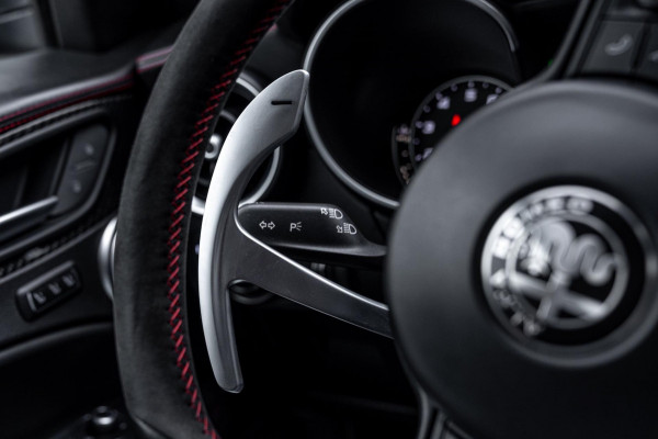 Alfa Romeo Stelvio 2.9 V6 AWD Quadrifoglio 510 PK Adaptive Cruise Harman Kardon Keyless 20'' Alfa Romeo Stelvio 2.9 V6 AWD Quadrifoglio 510 PK Adaptive Cruise Harman Kardon Keyless 20''