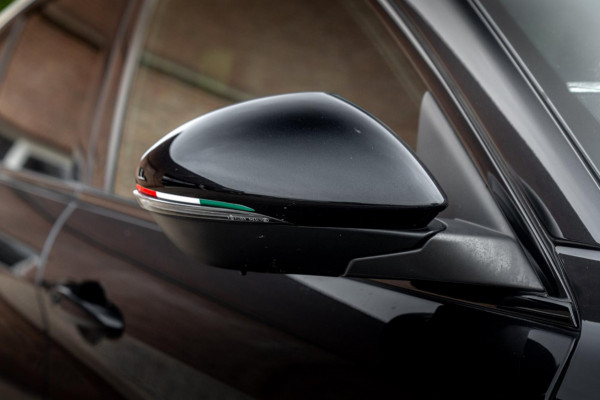 Alfa Romeo Stelvio 2.9 V6 AWD Quadrifoglio 510 PK Adaptive Cruise Harman Kardon Keyless 20'' Alfa Romeo Stelvio 2.9 V6 AWD Quadrifoglio 510 PK Adaptive Cruise Harman Kardon Keyless 20''