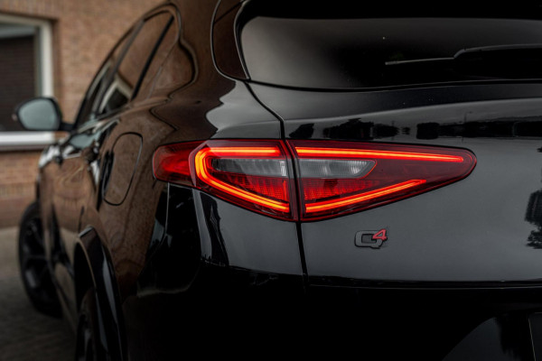 Alfa Romeo Stelvio 2.9 V6 AWD Quadrifoglio 510 PK Adaptive Cruise Harman Kardon Keyless 20'' Alfa Romeo Stelvio 2.9 V6 AWD Quadrifoglio 510 PK Adaptive Cruise Harman Kardon Keyless 20''