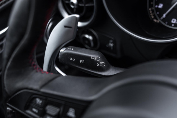 Alfa Romeo Stelvio 2.9 V6 AWD Quadrifoglio 510 PK Adaptive Cruise Harman Kardon Keyless 20'' Alfa Romeo Stelvio 2.9 V6 AWD Quadrifoglio 510 PK Adaptive Cruise Harman Kardon Keyless 20''